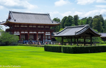 Templo Todaiji, entrada y fuente purificación